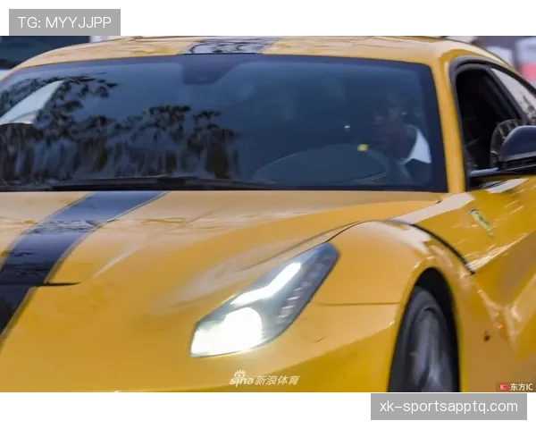 巴洛特利训练迟到被罚，转头晒出新买的法拉利