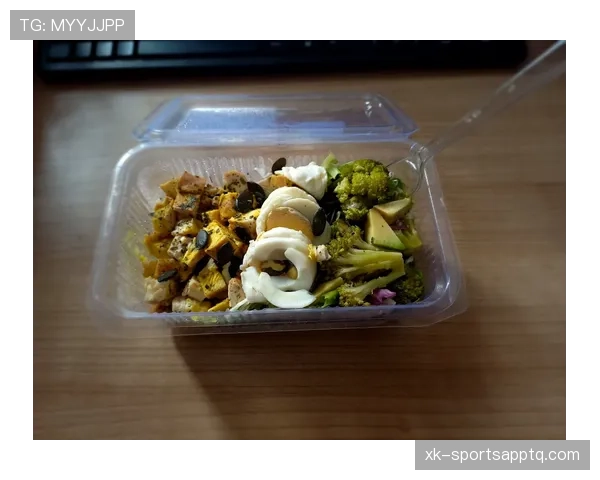 常园到底啥背景？有人说他连吃顿普通外卖都讲究得像大明星似的…