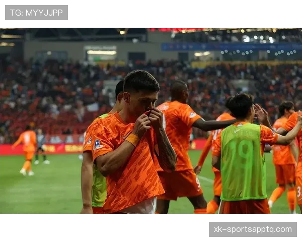 山东泰山内忧外患危机加剧：阵容老化+战术摇摆，中超“豪门”的衰落警钟已敲响！