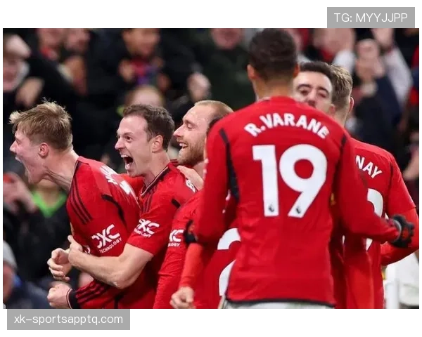 曼联防守体系漏洞频出：稳定性面临考验，对赛季走势形成制约